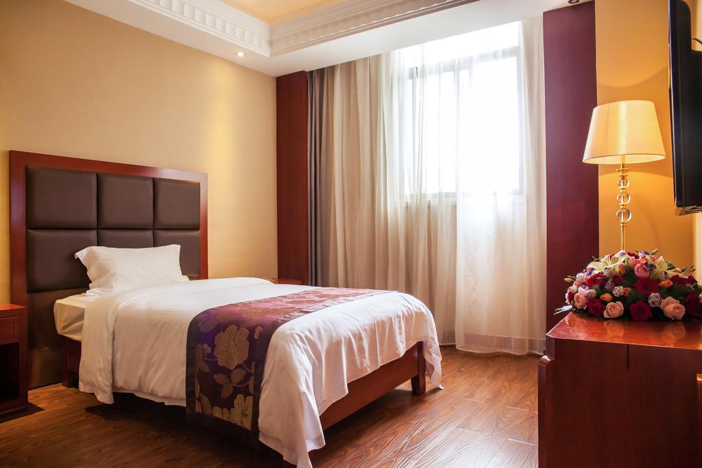 Xiangjiang Hotel Кунмин Екстериор снимка