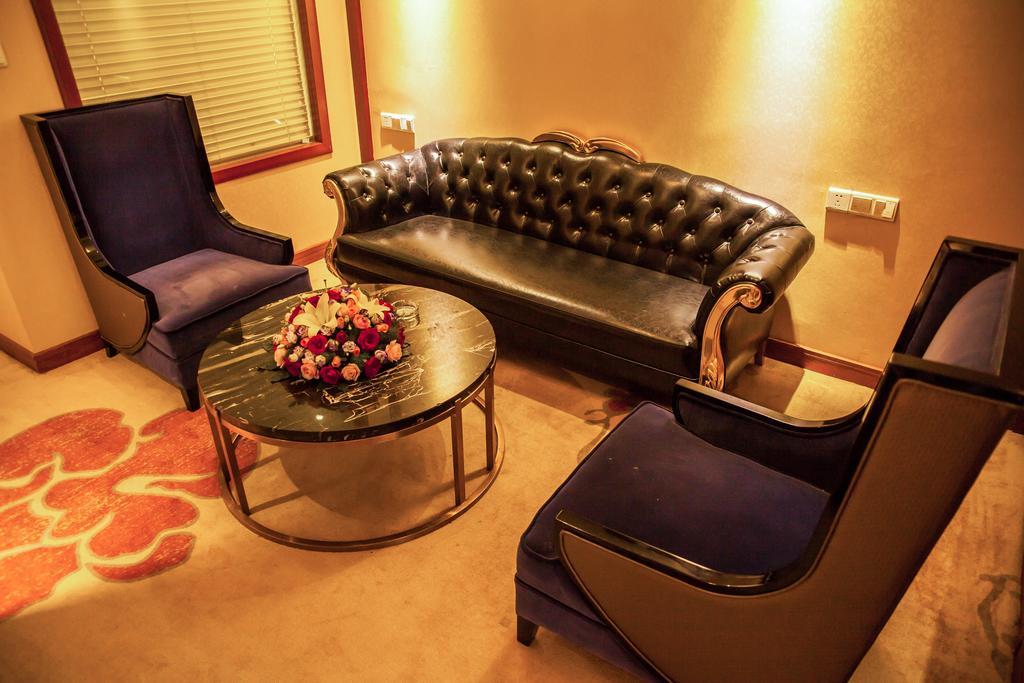 Xiangjiang Hotel Кунмин Екстериор снимка